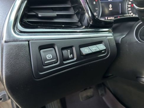 Used 2020 Cadillac XT6 Premium Luxury image 35