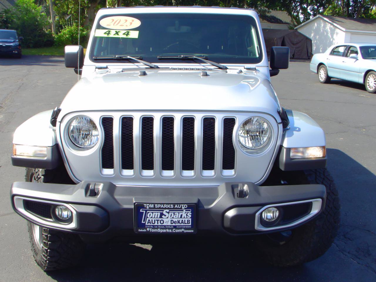 Used 2023 Jeep Wrangler Unlimited Sahara w/ Cold Weather Group AWD/4WD image 32
