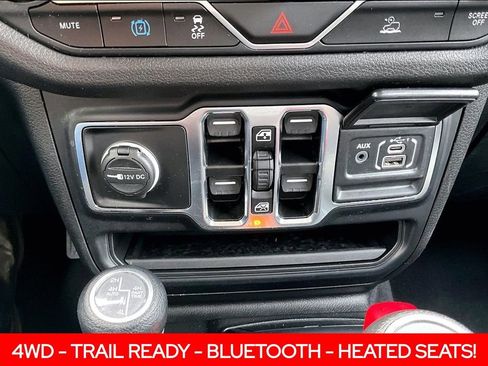 Used 2024 Jeep Wrangler Unlimited w/ Convenience Group image 16