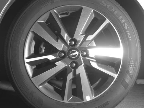 Used 2025 Nissan Versa SV FWD image 15