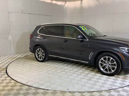 Used 2022 BMW X5 xDrive40i w/ Premium Package image 2