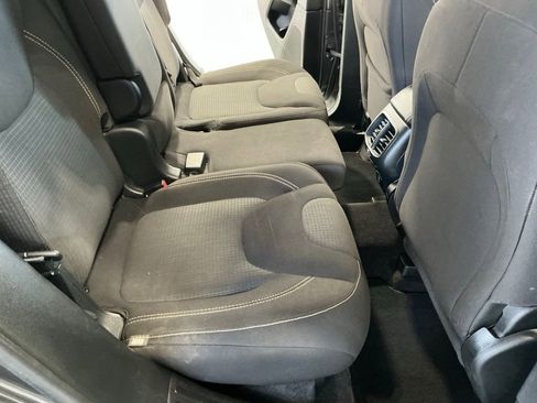 Used 2016 Jeep Cherokee Latitude w/ Comfort/Convenience Group FWD image 14