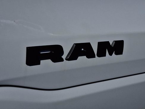New 2026 RAM 1500 Express AWD/4WD image 18