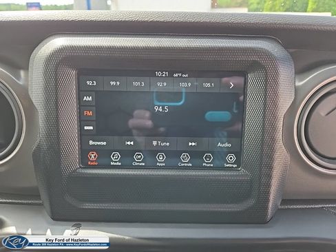 Used 2023 Jeep Wrangler Unlimited w/ Cold Weather Group AWD/4WD image 23