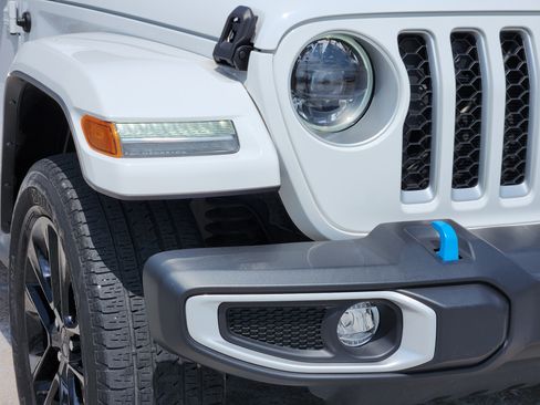 Used 2023 Jeep Wrangler Unlimited Sahara w/ Cold Weather Group AWD/4WD image 10