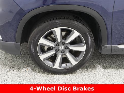 Used 2025 Honda Pilot Touring image 11