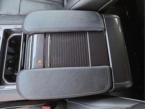 Used 2024 Jeep Wagoneer 4WD image 16