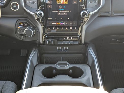 New 2026 RAM 1500 4x4 Crew Cab image 17