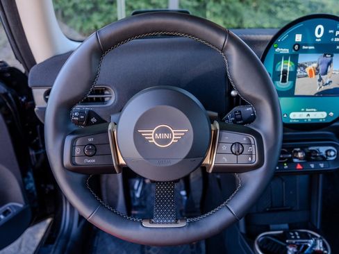 Used 2025 MINI Cooper S image 5