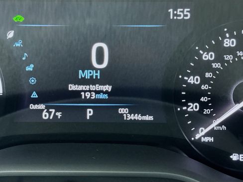 Used 2024 Toyota Sienna XSE w/ XSE Premium Package image 8