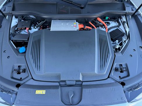 Used 2021 Audi e-tron Premium Plus w/ Premium Plus Package image 47