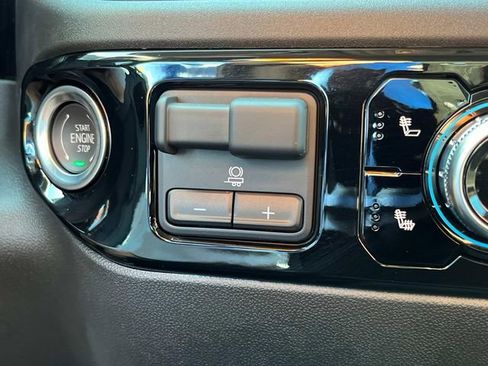 New 2025 GMC Sierra 1500 SLE w/ Preferred Package image 27