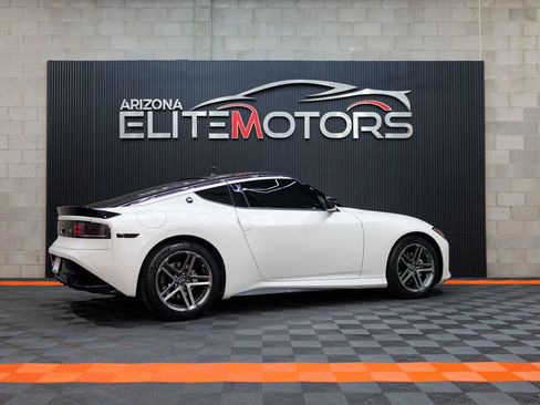 Used 2023 Nissan Z w/ Floor Mat Package RWD image 3