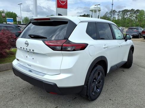 New 2026 Nissan Rogue SV FWD image 3