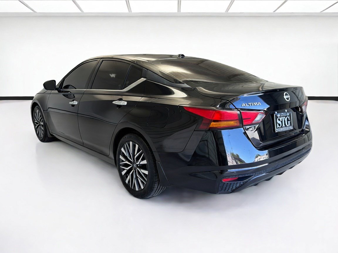Used 2025 Nissan Altima 2.5 SV FWD image 6