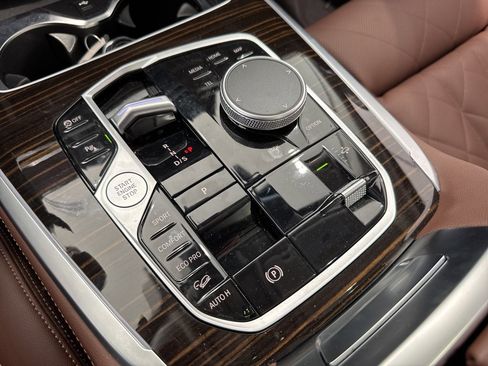 Certified 2025 BMW X7 xDrive40i w/ Premium Package image 26