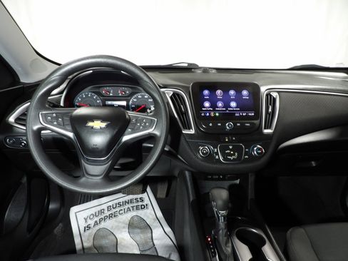 Used 2021 Chevrolet Malibu LS FWD image 12