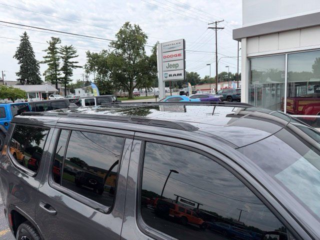 Used 2024 Jeep Wagoneer Series II AWD/4WD image 9