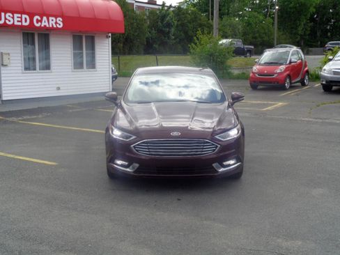 Used 2017 Ford Fusion SE FWD image 11