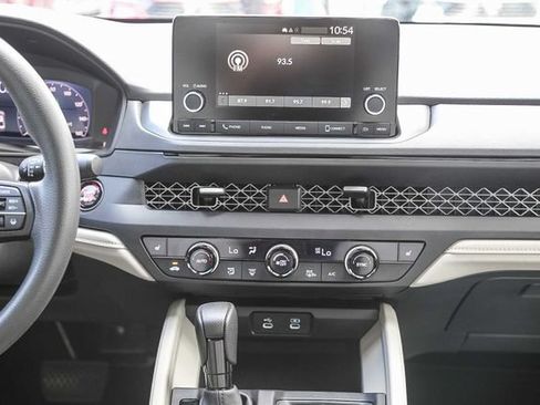 Certified 2025 Honda Accord SE image 15