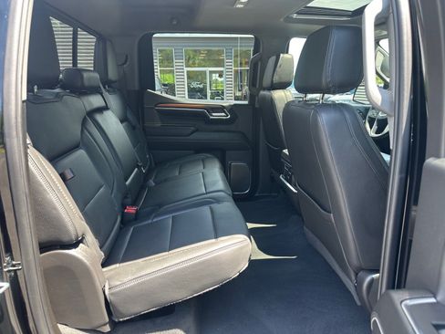 Used 2024 GMC Sierra 1500 Denali w/ Denali Reserve Package AWD/4WD image 10