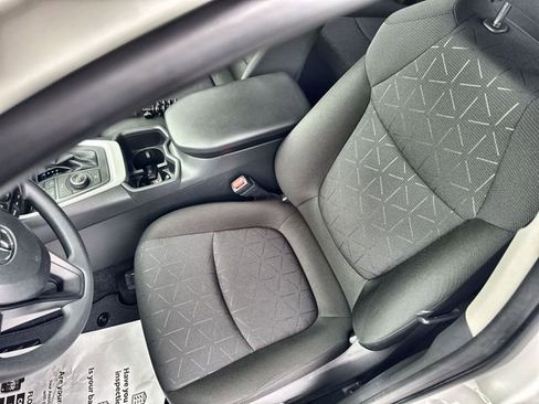 Used 2025 Toyota RAV4 XLE image 20