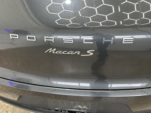 Used 2017 Porsche Macan S image 8
