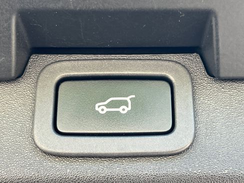 Used 2018 Land Rover Discovery HSE Luxury AWD/4WD image 40