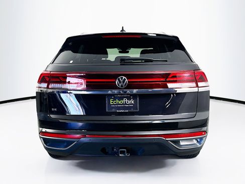 Used 2025 Volkswagen Atlas Cross Sport SE image 7