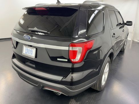 Used 2019 Ford Explorer XLT w/ Equipment Group 202A image 9