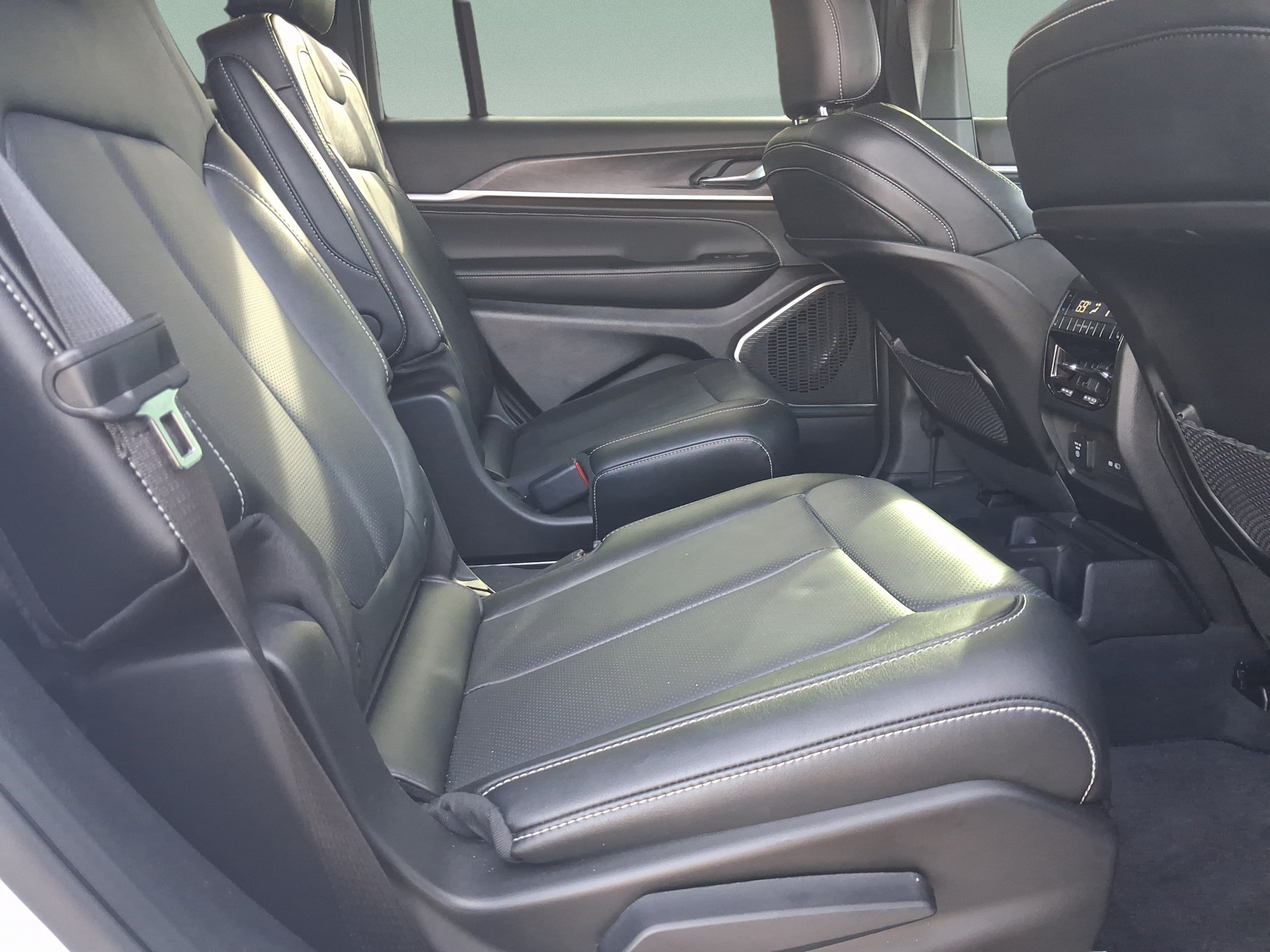 Used 2026 Jeep Grand Cherokee L Limited AWD/4WD image 28