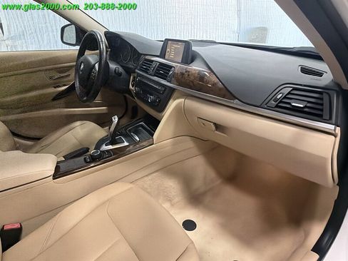 Used 2014 BMW 320i xDrive Sedan AWD/4WD image 5