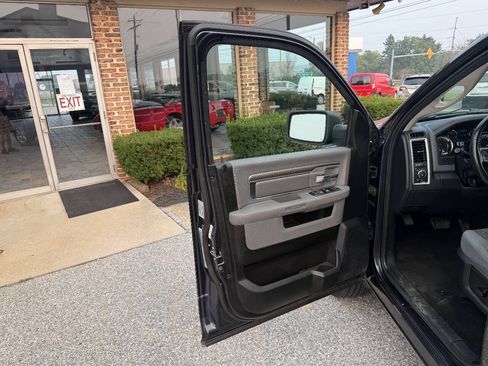Used 2018 RAM 1500 Big Horn AWD/4WD image 9