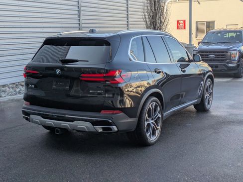 Used 2025 BMW X5 sDrive40i w/ Premium Package image 3