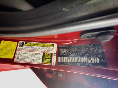 Used 2021 Toyota Camry SE FWD image 12
