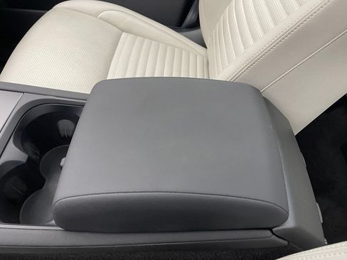 Used 2025 Land Rover Discovery Sport S AWD/4WD image 31