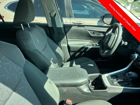 Used 2023 Toyota RAV4 XLE w/ Convenience Package FWD image 4