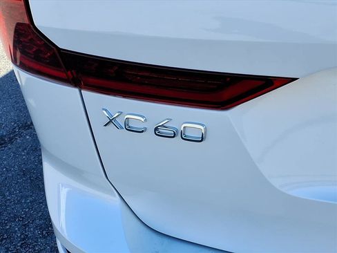 New 2026 Volvo XC60 B5 Core w/ Climate Package image 5