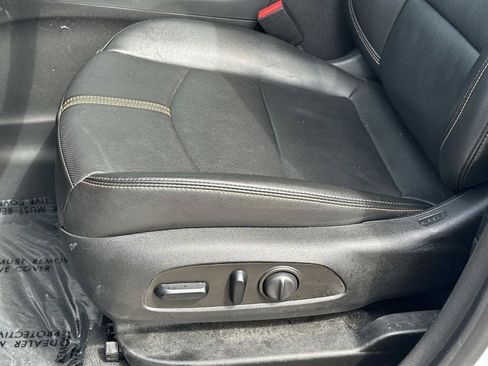 Certified 2022 Chevrolet Equinox Premier AWD/4WD image 16