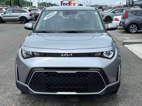 Used 2025 Kia Soul LX w/ LX Technology Package FWD image 29