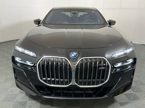 Used 2024 BMW i7 M70 w/ Executive Package image 2