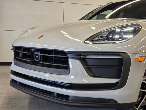 New 2025 Porsche Macan AWD/4WD image 24
