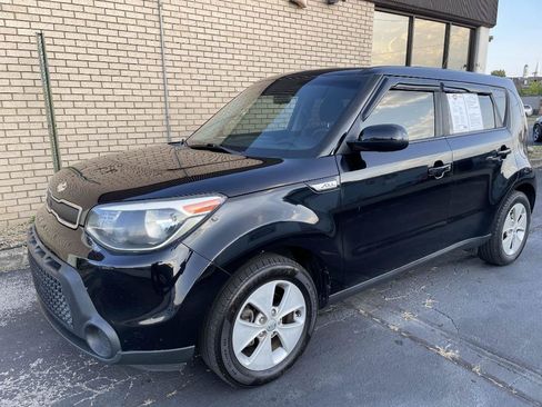 Used 2016 Kia Soul FWD image 1