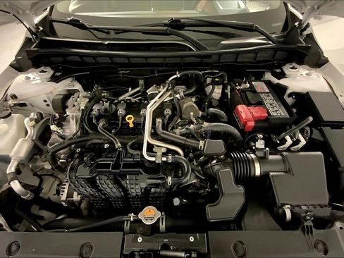 Used 2025 Nissan Altima 2.5 SV image 10