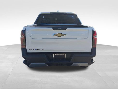Used 2025 Chevrolet Silverado EV LT AWD/4WD image 5