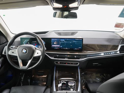 Used 2024 BMW X7 xDrive40i w/ Premium Package AWD/4WD image 14