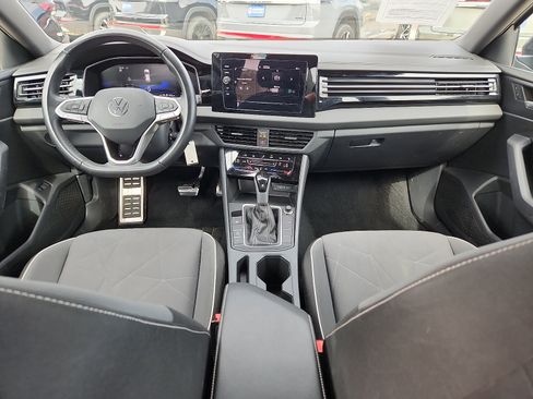 Used 2025 Volkswagen Jetta Sport FWD image 11