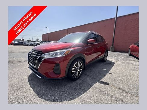 Certified 2022 Nissan Kicks SV FWD image 1