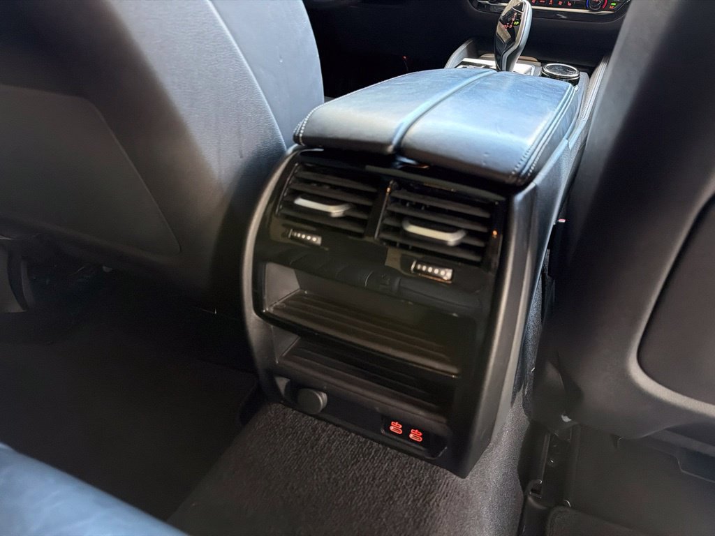 Used 2023 BMW M550i xDrive w/ Executive Package AWD/4WD image 34