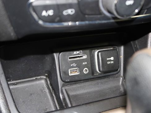 Used 2016 Jeep Cherokee Latitude image 37